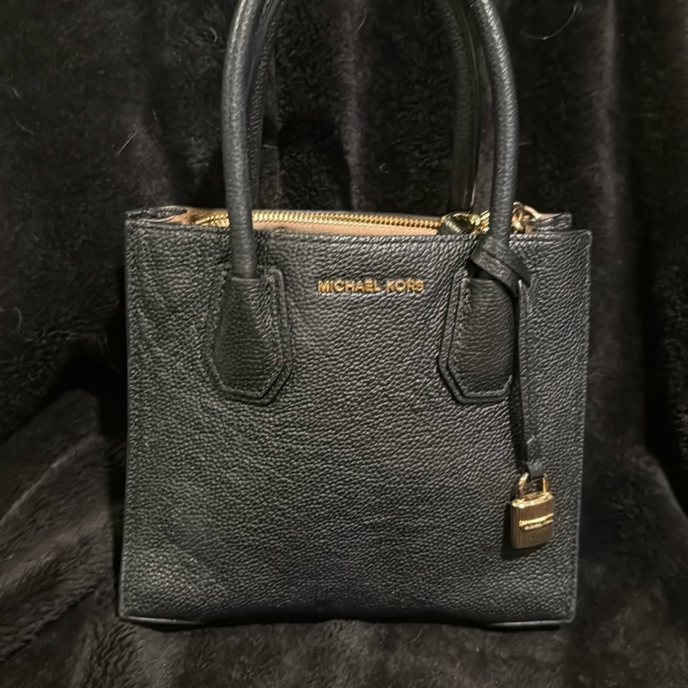Michael kors mini bag